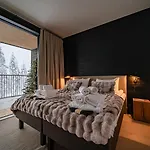 Fjällen Aurora Luxe Ski-in Ski-out By Aavalevi Huoneisto *