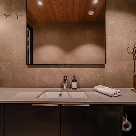 Apartment Aurora Luxe Ski-in Ski-out By Aavalevi Levi